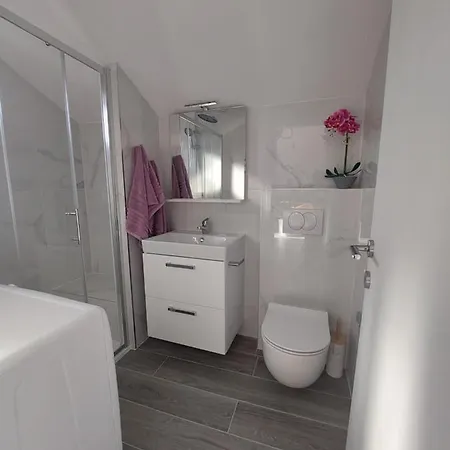 Rajna Apartament *