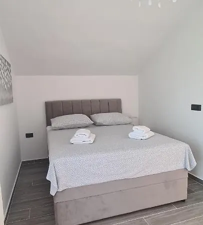 Rajna Apartament Čižići