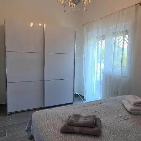 Apartament Rajna *