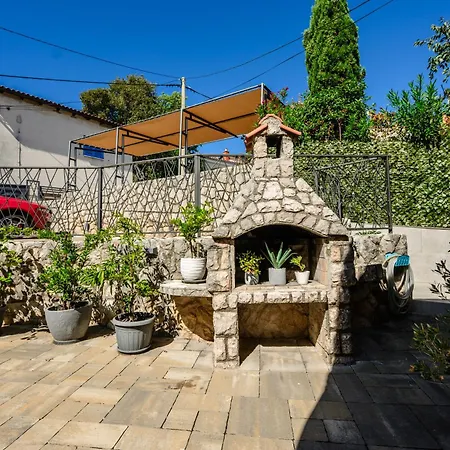 Rajna Apartman Čižići