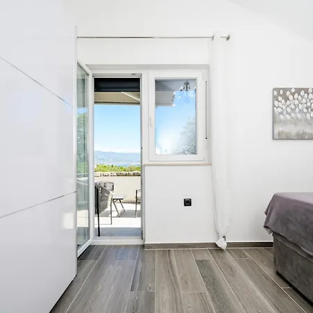 Rajna Apartman Čižići