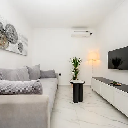 Rajna Apartman Čižići